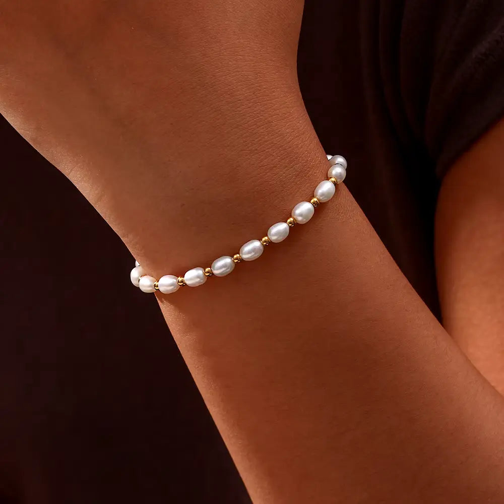 Elegant Bracelet in Magara and Gold