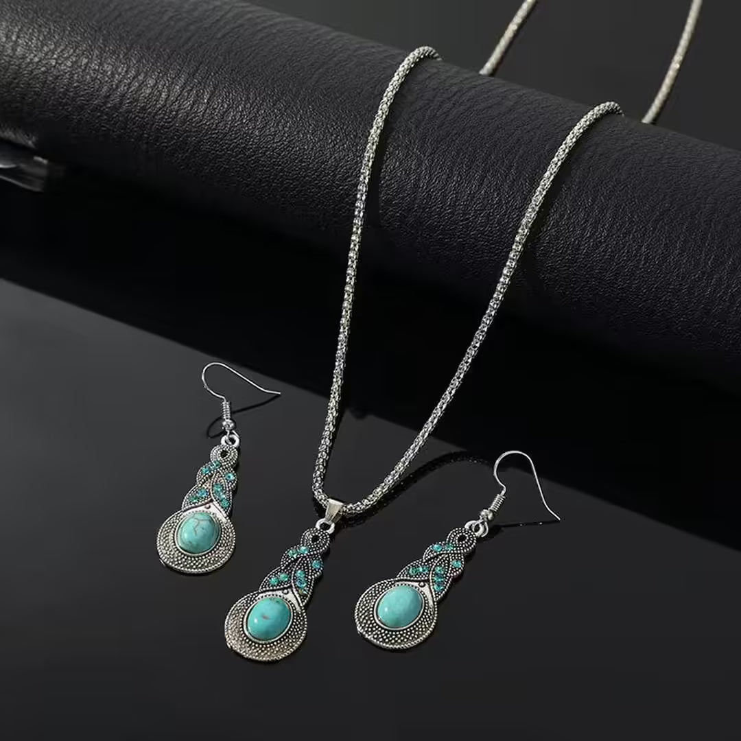 Priscilla™ - Vintage Presentation in Turquoise