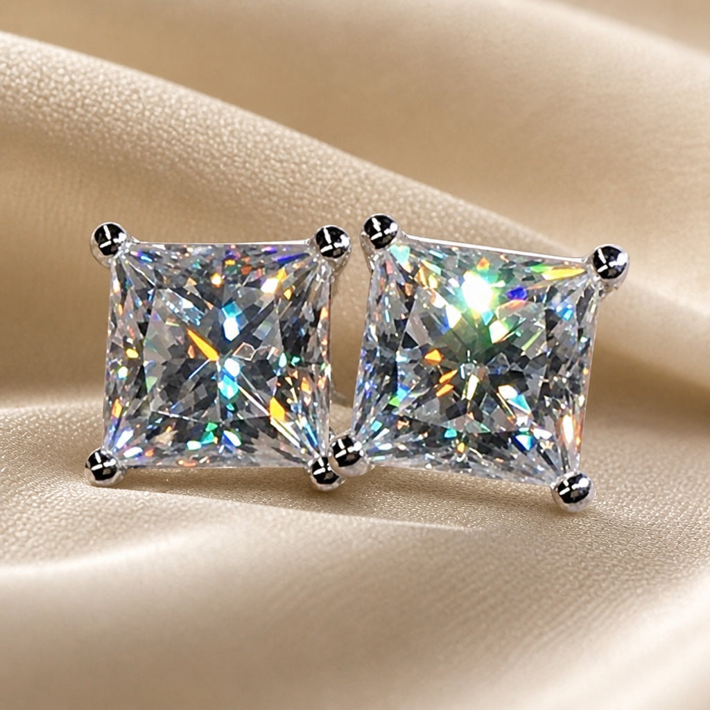 Stylish earrings in white gold with zirconia