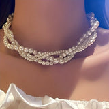 Elegant Necklace with Daisies