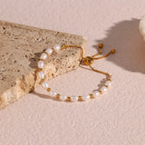 Elegant Bracelet in Magara and Gold