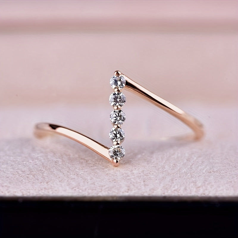 Slim white gold ring with zirconia in Z shape