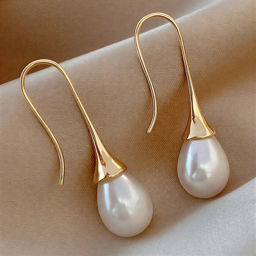 Classic Beauty Earrings with Pearls
