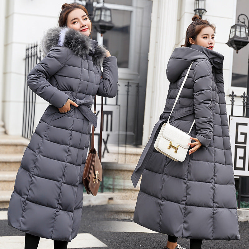 Stylish warmth: 2024 Winter Parka with faux fur collar