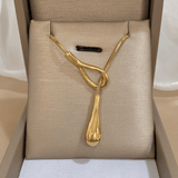 Vintage necklace in white gold with drop