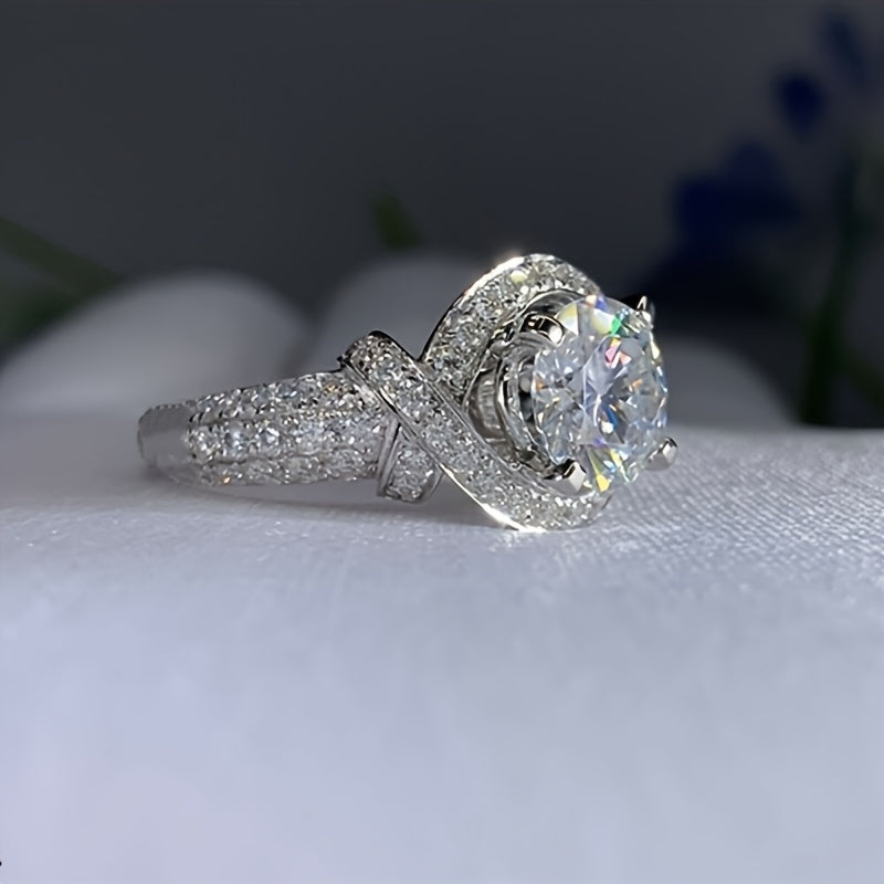 Ring in White Gold with Moissanite and Split Band