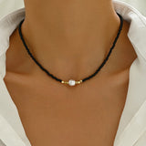 Minimalist Necklace with Daisies