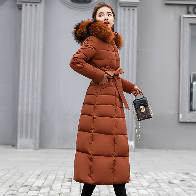 Stylish warmth: 2024 Winter Parka with faux fur collar