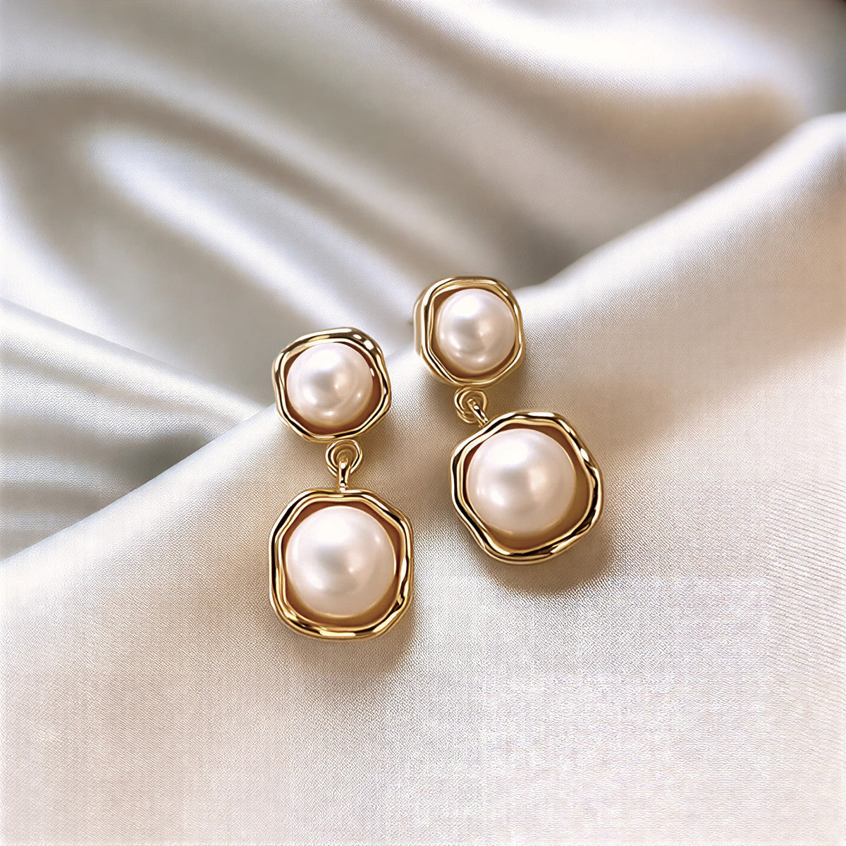 Drop-Shaped Earrings with Gold Frame