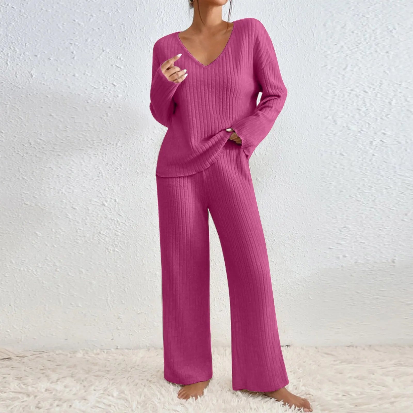 Vivienne | Two-piece set with trousers and V-neck top