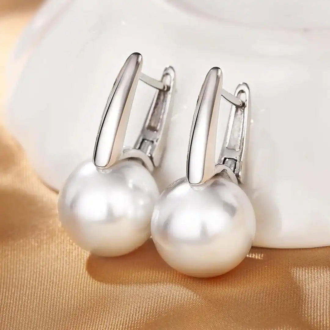 Vintage Gold Earrings with Pearls