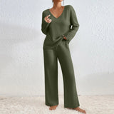 Vivienne | Two-piece set with trousers and V-neck top
