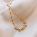 White Gold Bracelet with Zirconia in Flower Shape
