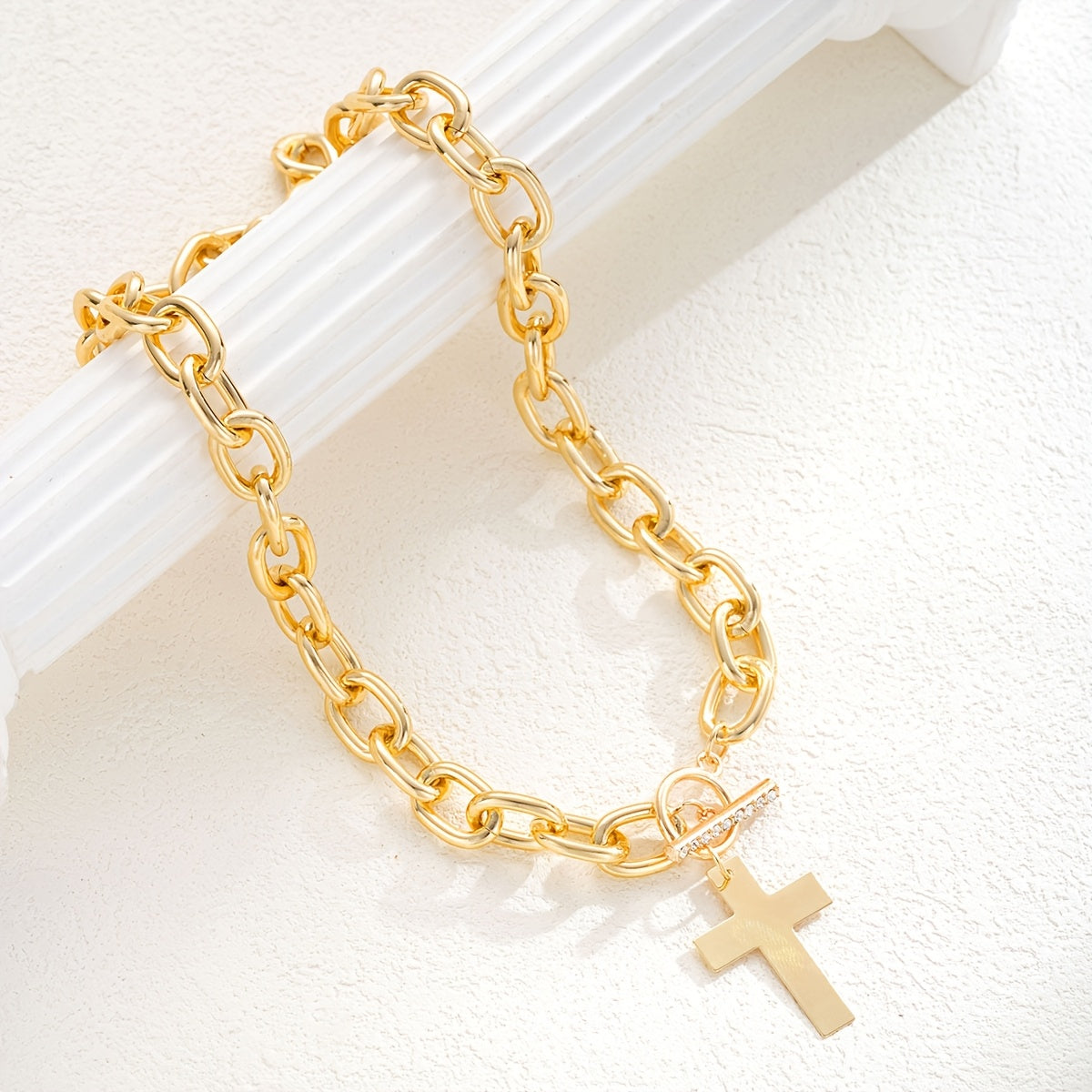 Modern Necklace with Toggle Closure in White Gold and Hanging Cross