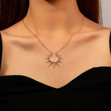 Sunflower-shaped pendant in white gold with necklace