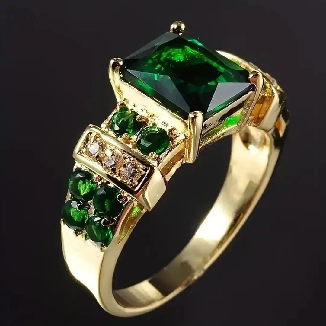 Exceptional Timeless Emerald Ring
