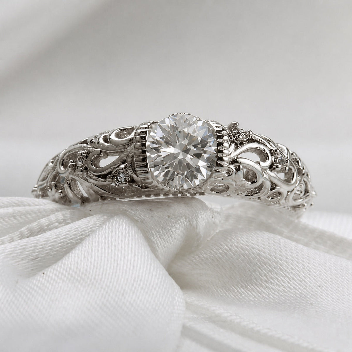 Noble Silver Zircon Ring