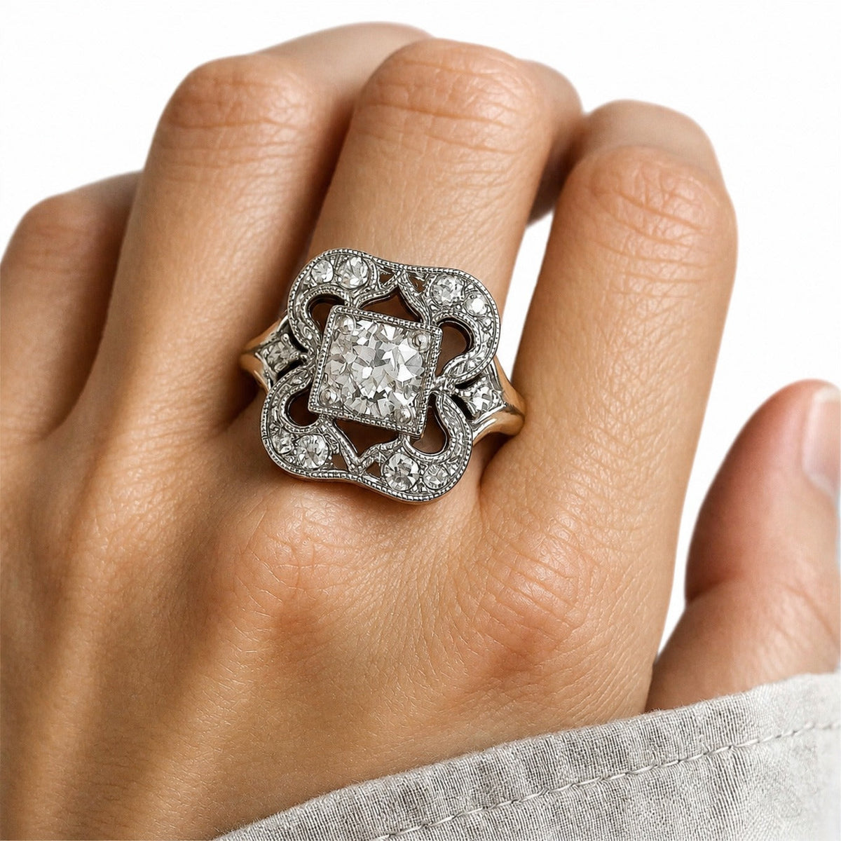 Vintage Zirconia Ring